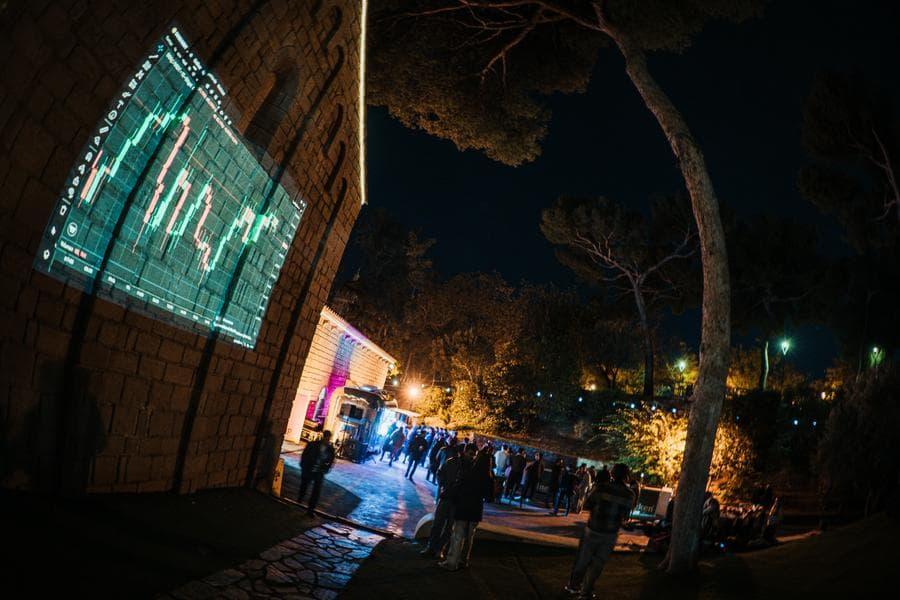 Dext Force — instalación de arte con proyecciones